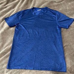 CoolKeep Short-Sleeved MENS Athletic Shirt. Size M.